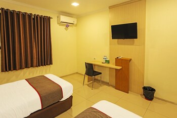 townhouse oak hotel fiducia serpong