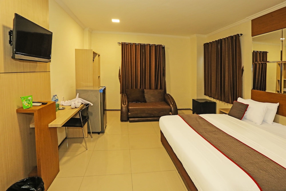 townhouse oak hotel fiducia serpong