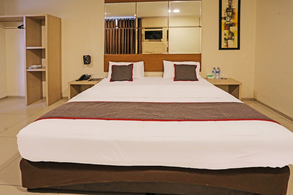 townhouse oak hotel fiducia serpong