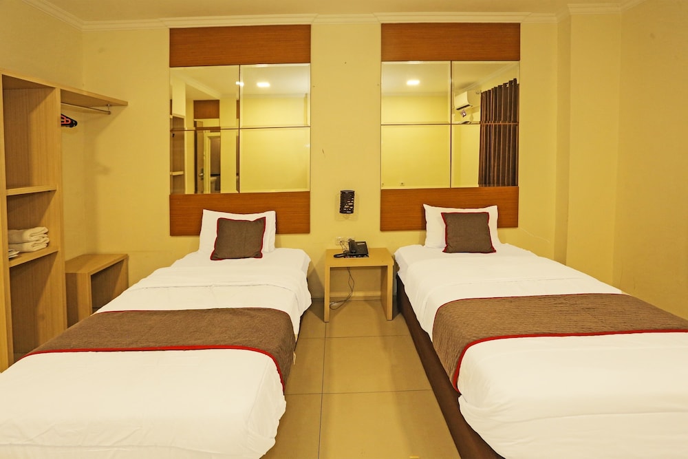 townhouse oak hotel fiducia serpong