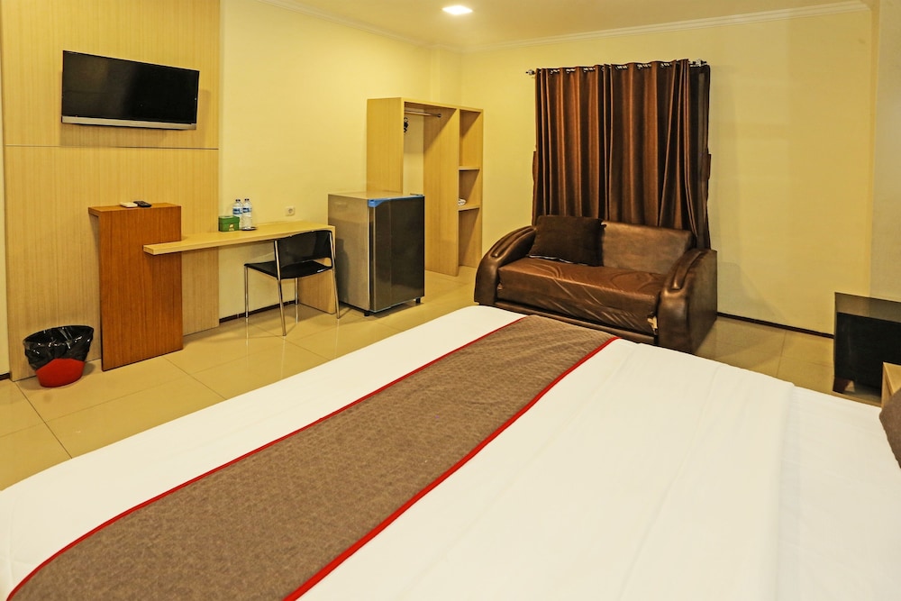 townhouse oak hotel fiducia serpong