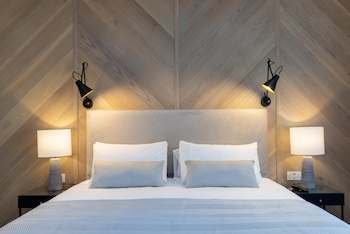 The Kingswood,,3 star