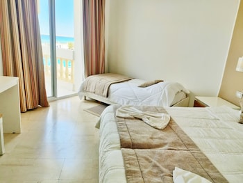 hotel neptunia skanes