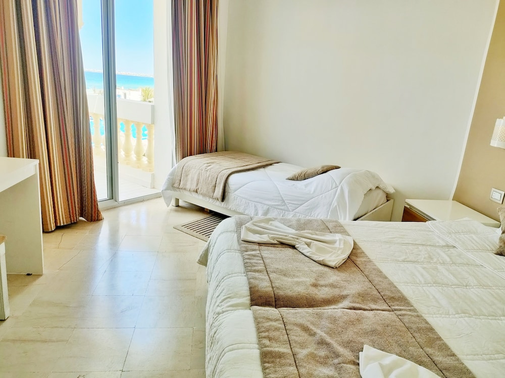 hotel neptunia skanes