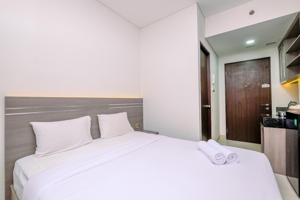 nice studio at 7th floor transpark cibubur apartment