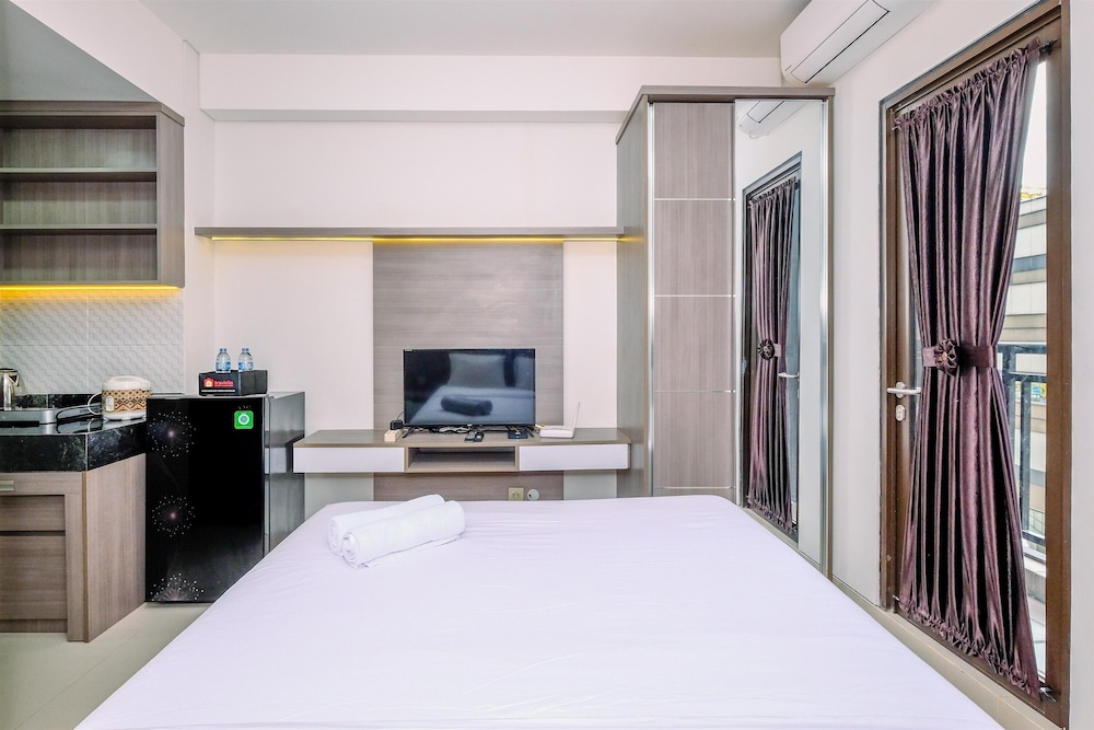 nice studio at 7th floor transpark cibubur apartment