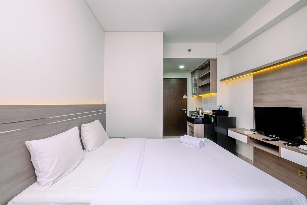 nice studio at 7th floor transpark cibubur apartment