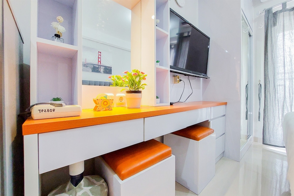 modern look and cozy studio at transpark bintaro apartment