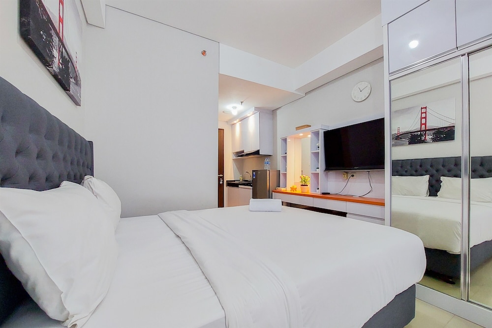 modern look and cozy studio at transpark bintaro apartment