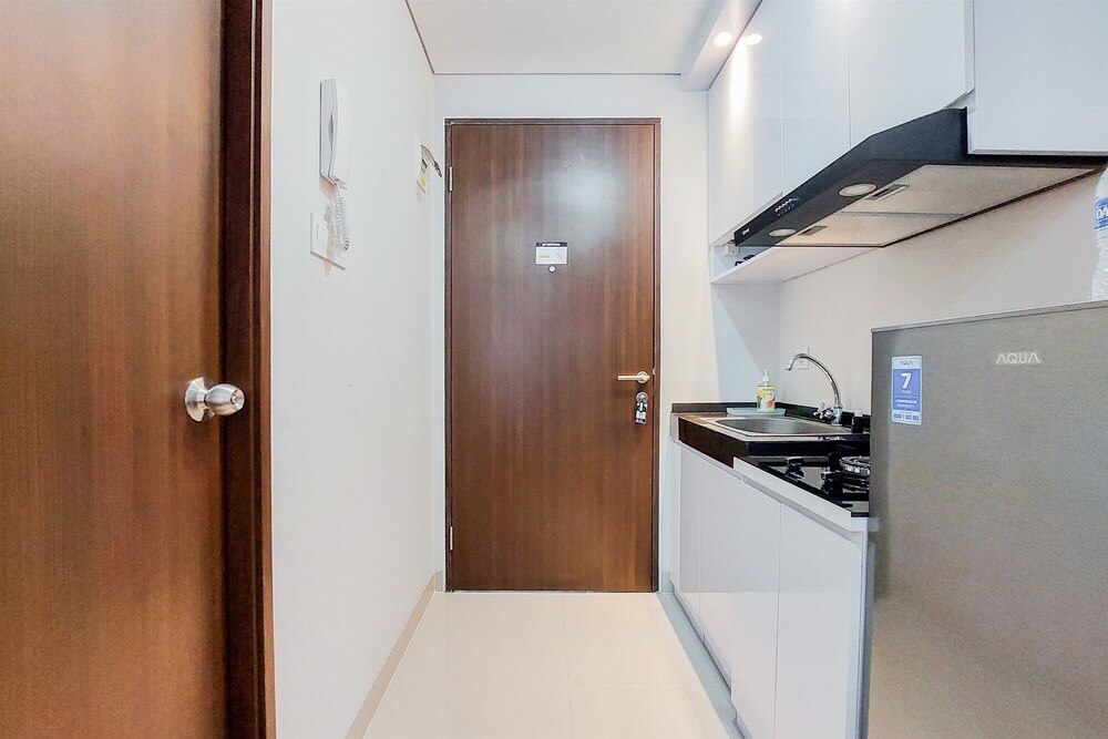 modern look and cozy studio at transpark bintaro apartment