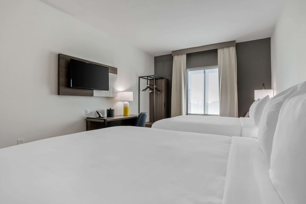 comfort inn and suites panama city beach pier park area