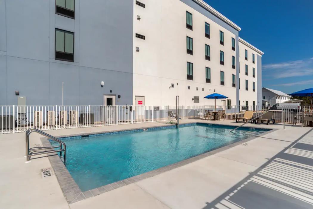 comfort inn and suites panama city beach pier park area