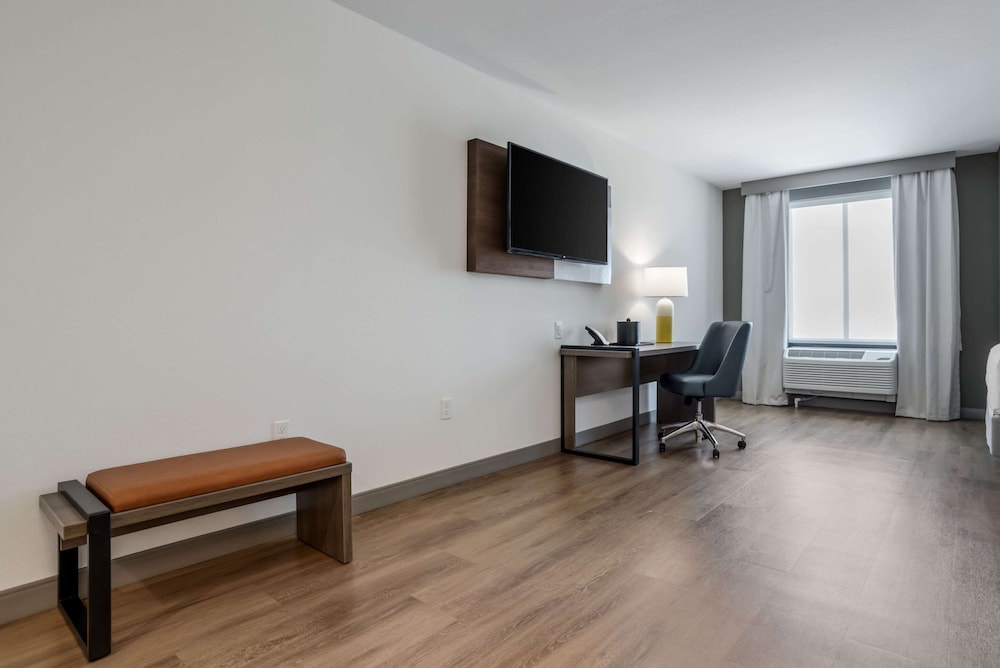 comfort inn and suites panama city beach pier park area