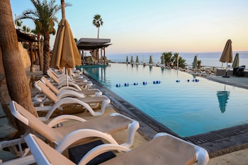 o beach hotel and resort by fhm