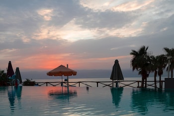 o beach hotel and resort by fhm