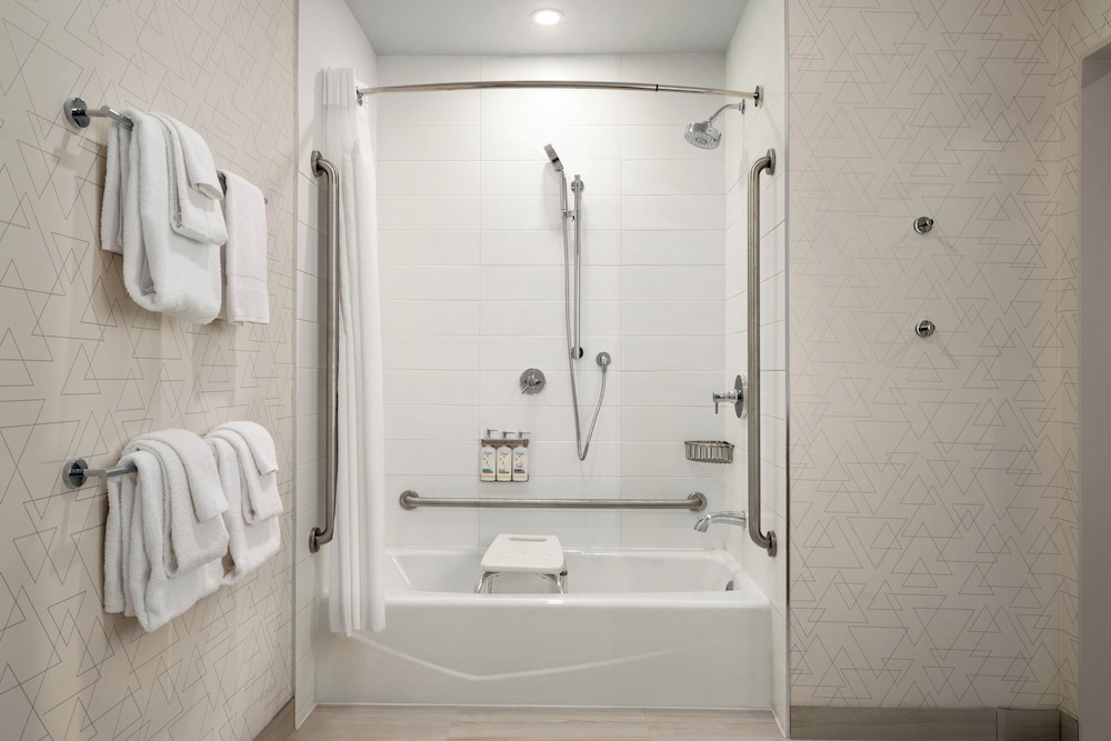 holiday inn express strathroy an ihg hotel