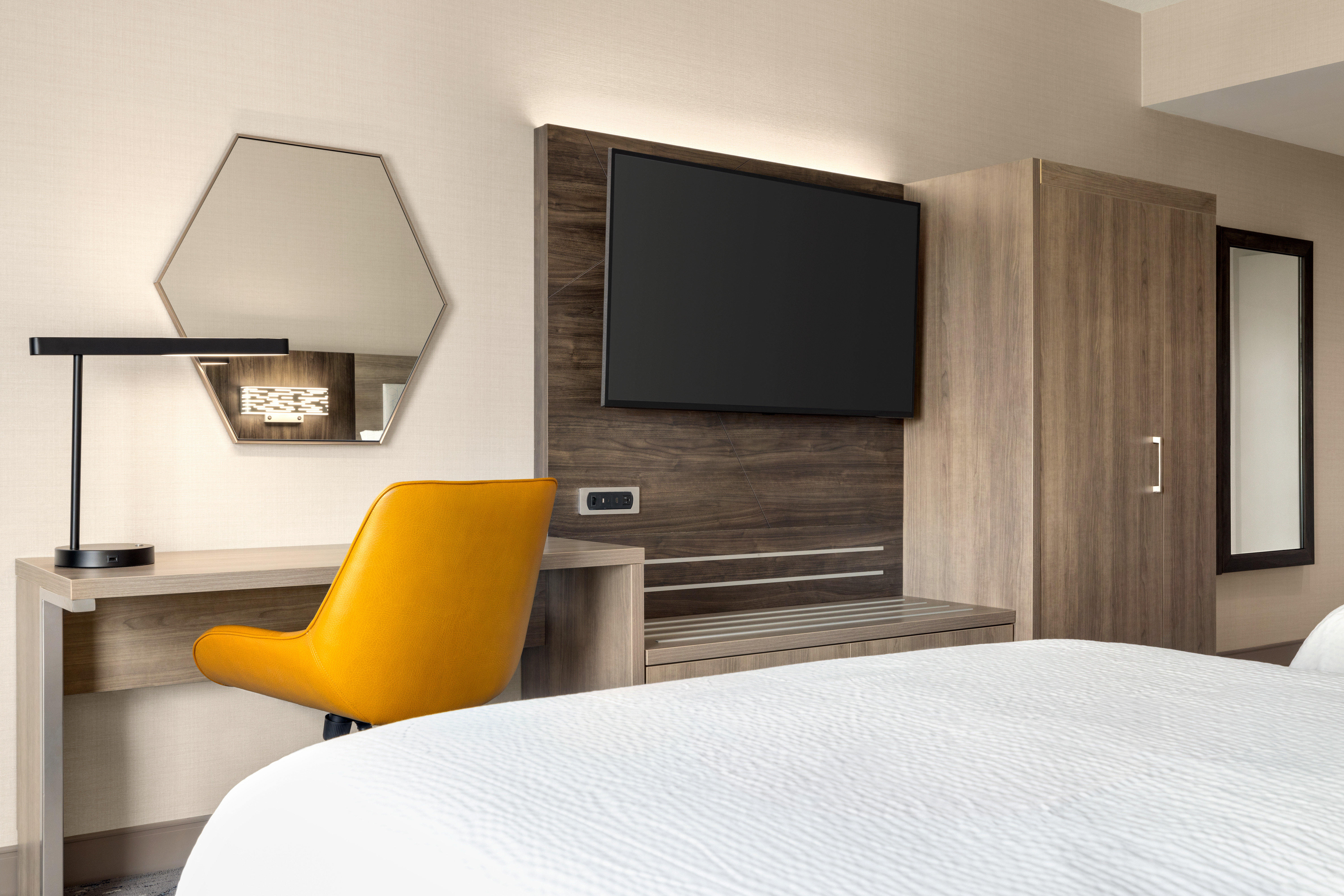 holiday inn express strathroy an ihg hotel