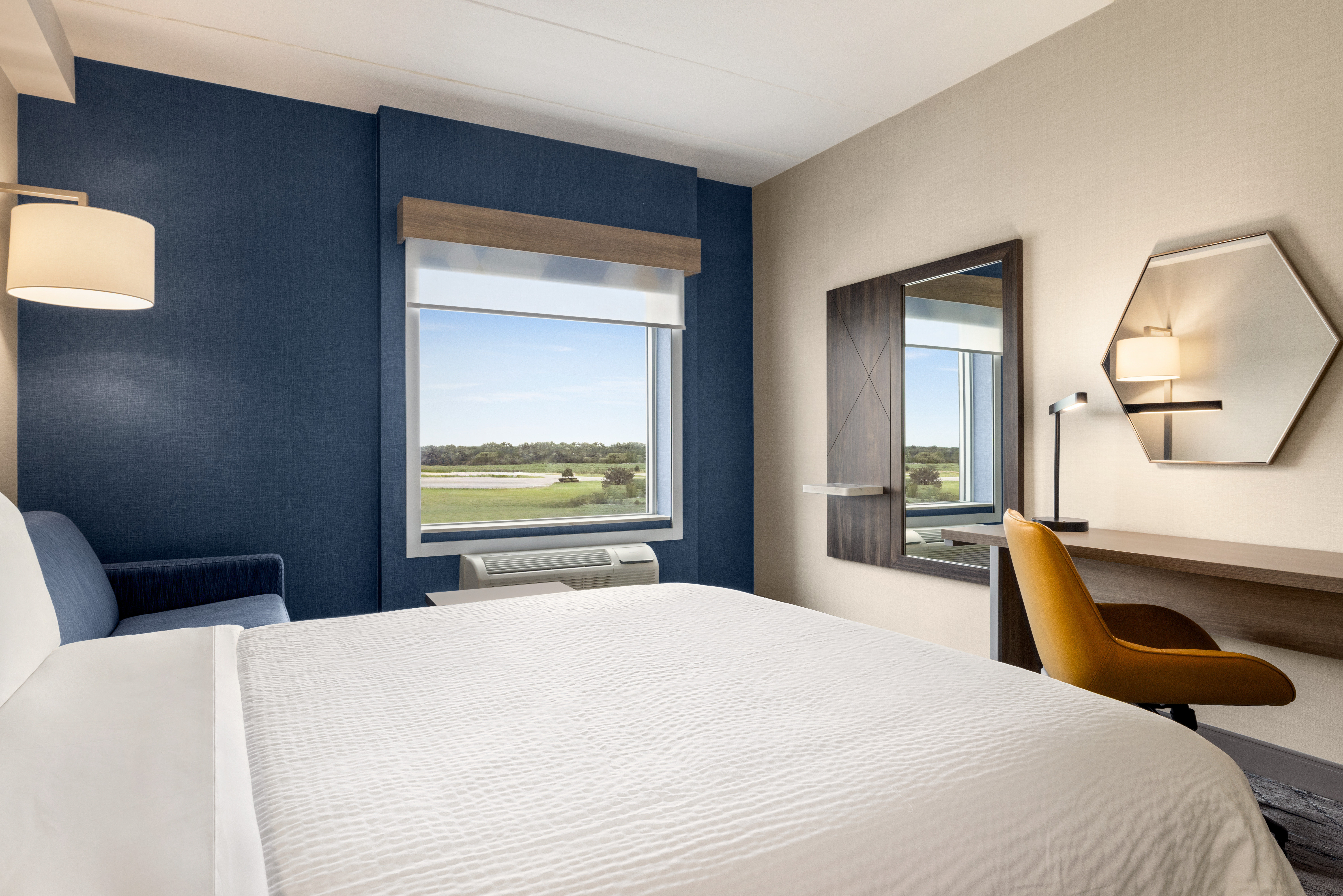 holiday inn express strathroy an ihg hotel