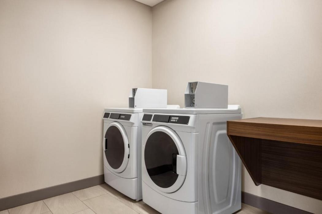 holiday inn express strathroy an ihg hotel