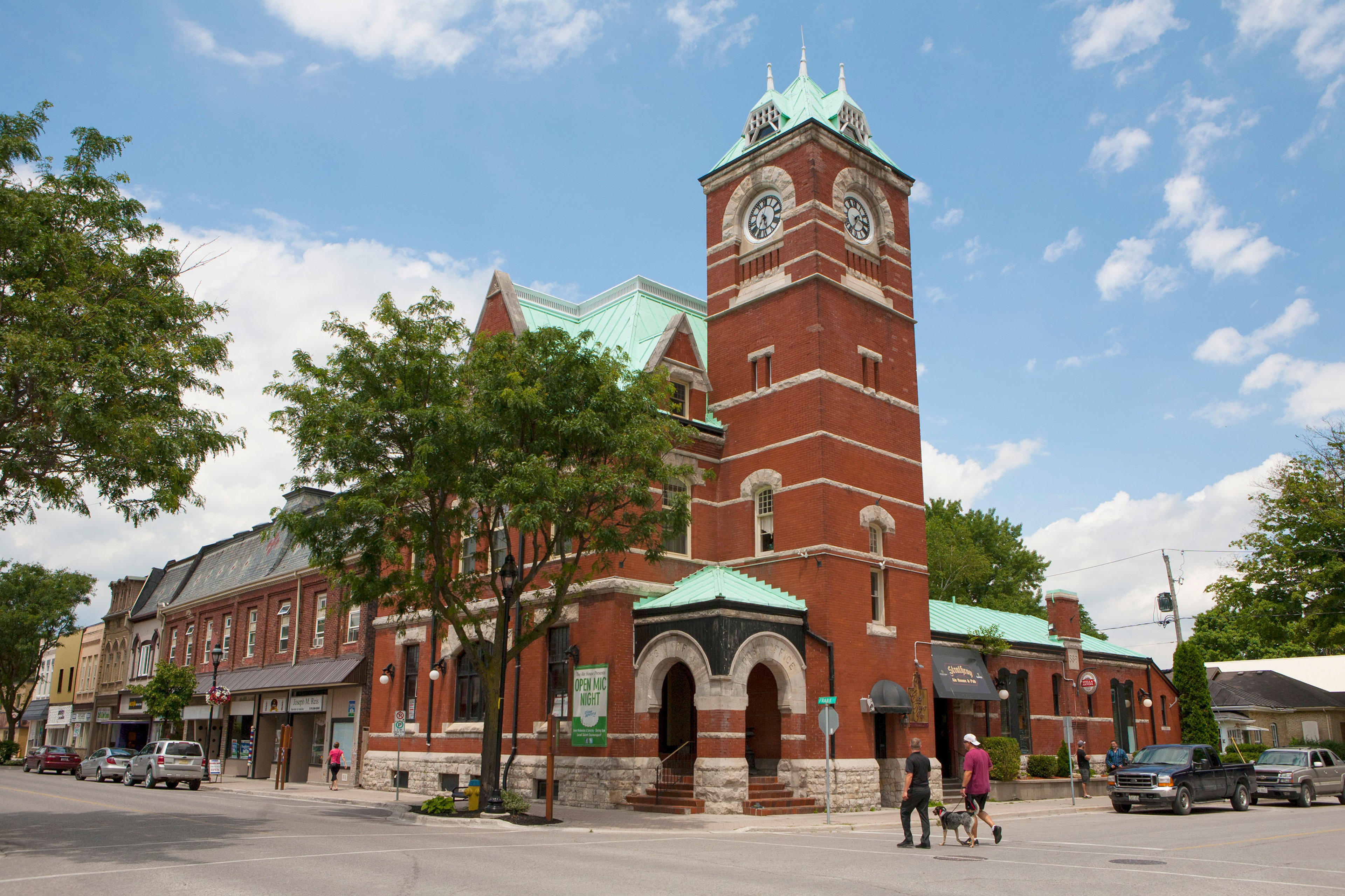 holiday inn express strathroy an ihg hotel