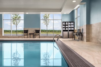 Holiday Inn Express Strathroy, An Ihg Hotel,,2 star