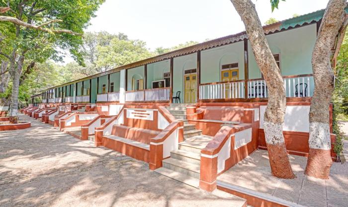 treebo cecil resort matheran with swimming pool