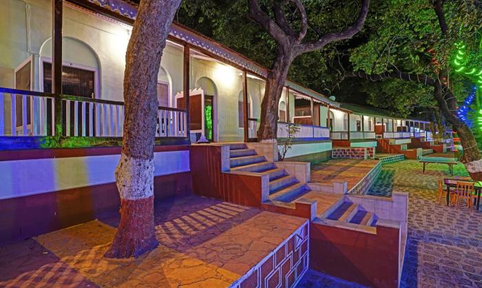 treebo cecil resort matheran with swimming pool