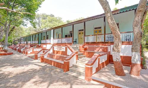 treebo cecil resort matheran with swimming pool