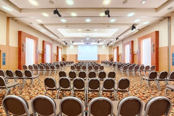 ramada plaza by wyndham bucharest convention center
