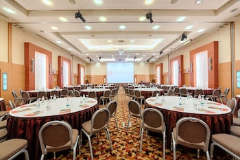 ramada plaza by wyndham bucharest convention center