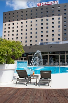 ramada plaza by wyndham bucharest convention center