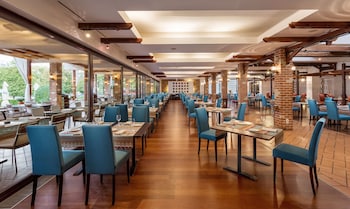 ramada plaza by wyndham bucharest convention center