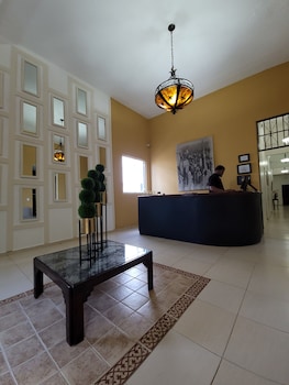 hotel class colonial