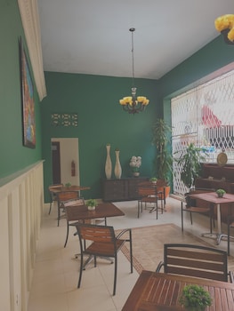 hotel class colonial