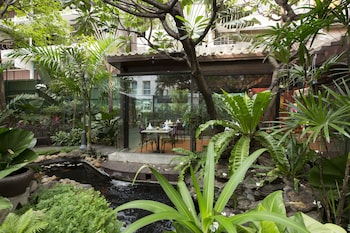 the rose residence bangkok