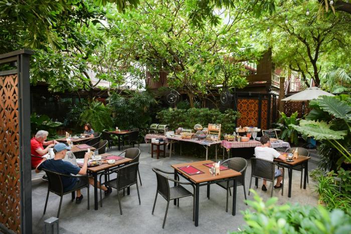 the rose residence bangkok
