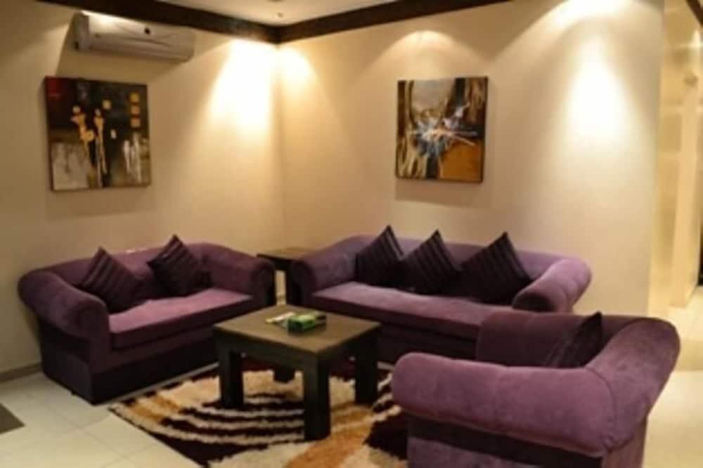 muhaideb khan shalila apartment
