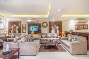 muhaideb khan shalila apartment