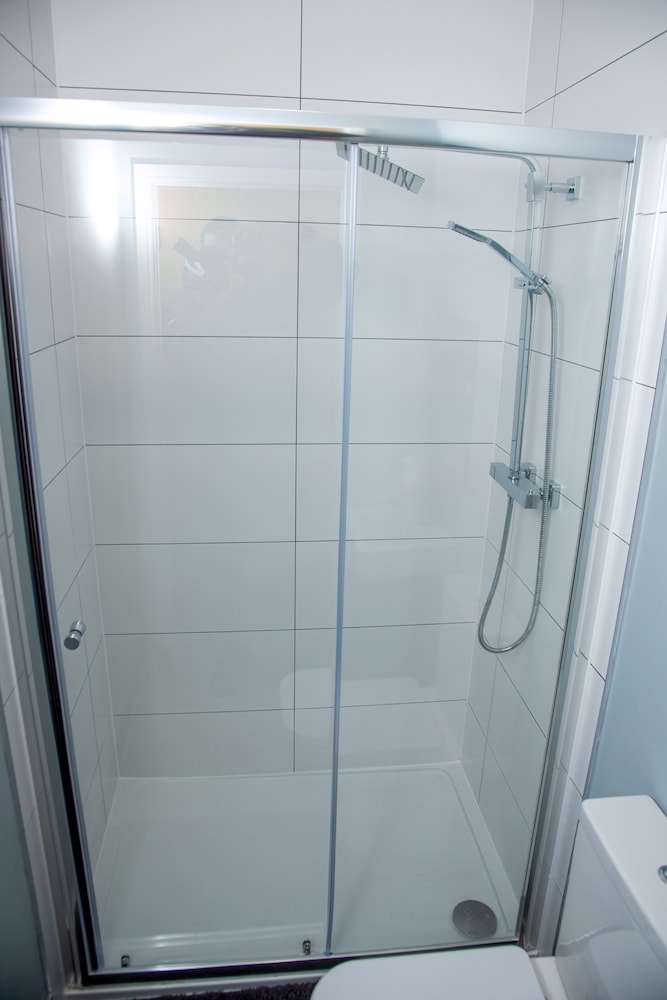 piccadilly apartments and offices