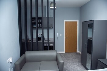 piccadilly apartments and offices