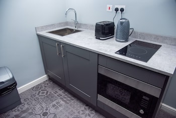 piccadilly apartments and offices