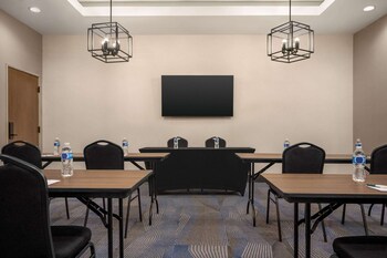 hawthorn suites by wyndham del rio