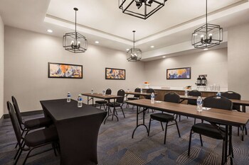 hawthorn suites by wyndham del rio