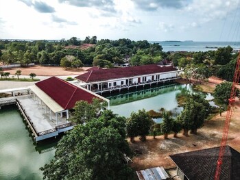 s hotel and resort