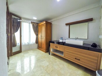 s hotel and resort