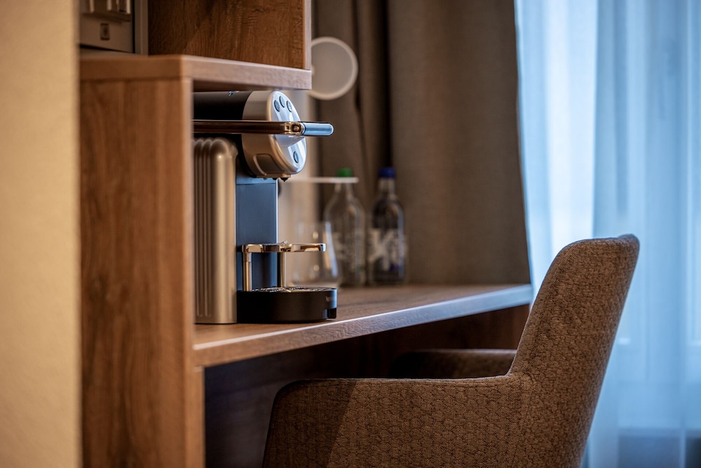 hotel and restaurant baren