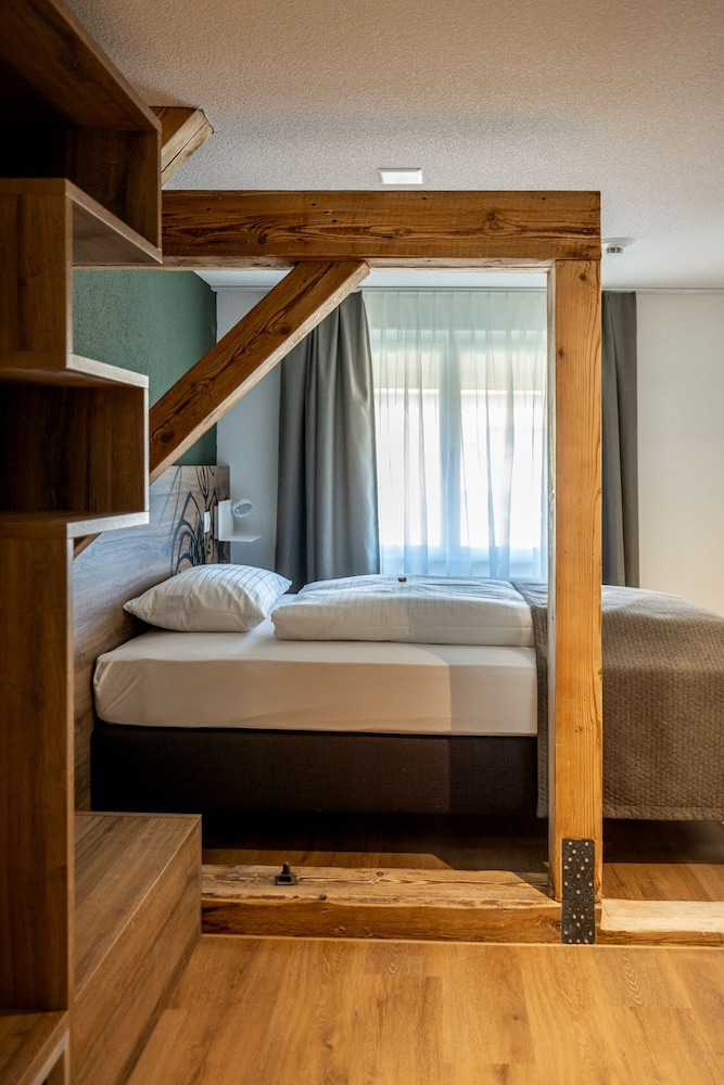 hotel and restaurant baren