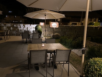 hotel and restaurant baren