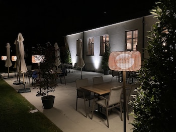 hotel and restaurant baren