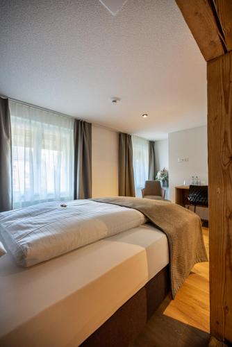 hotel and restaurant baren